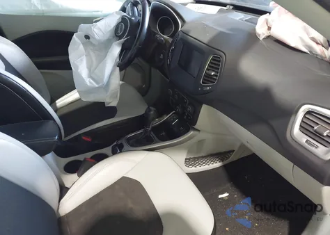 2020 Jeep Compass Latitude Fwd z USA, uszkodzony, nr VIN 3C4NJCBB4LT162367